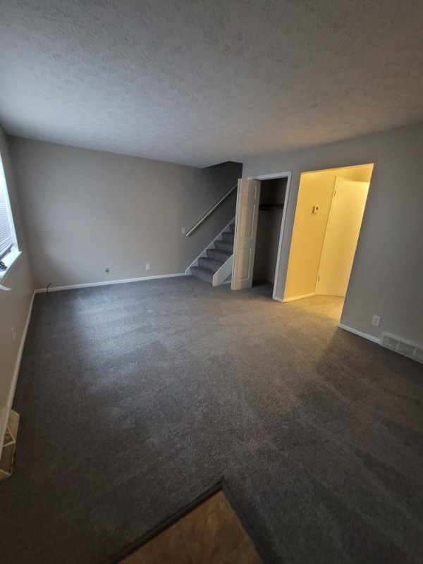 Photo - 1012 Schneider St SE