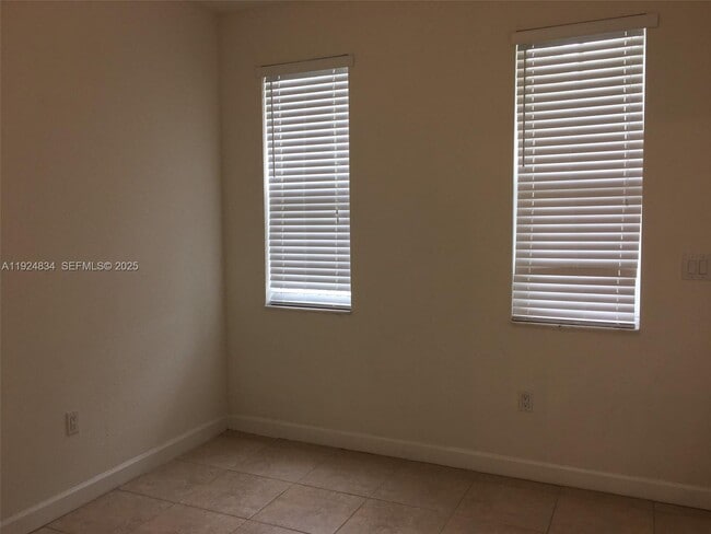 Photo - 7540 NW 114th Pl