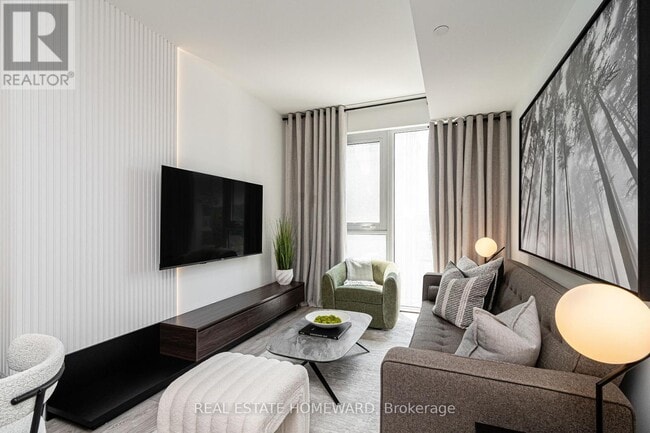 Photo - 2020 Bathurst St Unit 502