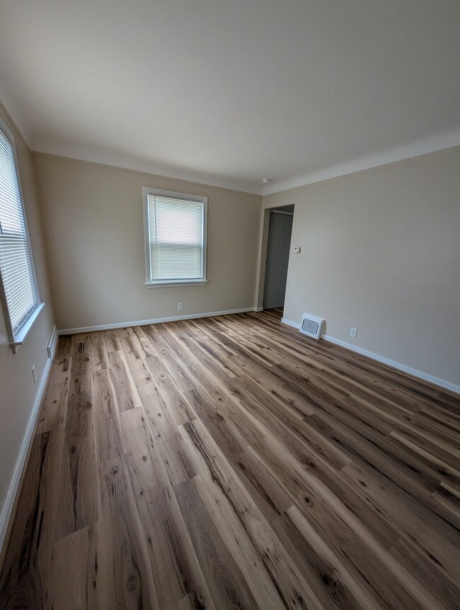 Photo - 807 Thurman St