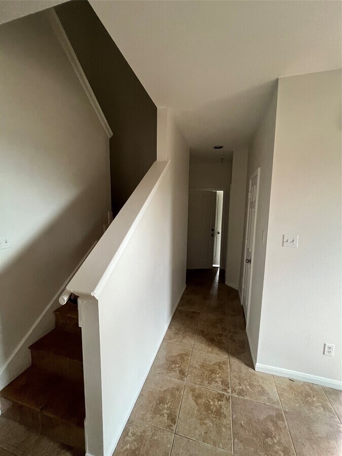 Photo - 15506 Waldron Cir Unidad A