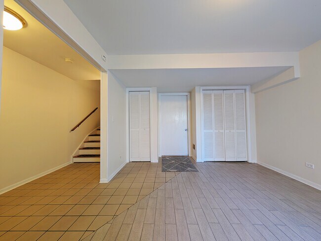 Photo - 7241 Franklin St