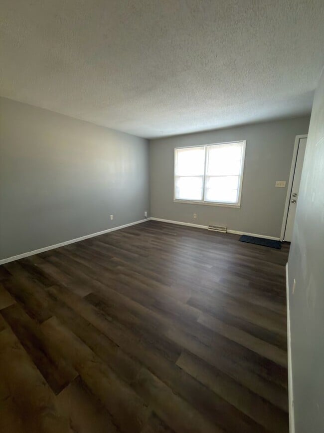 Photo - 747 S Nettleton Ave