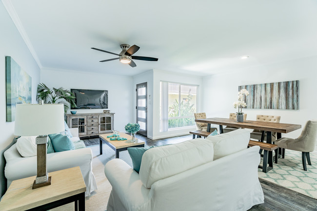 3 Bdrm Livingroom/Dining area - Palm View Village Gardena Rental