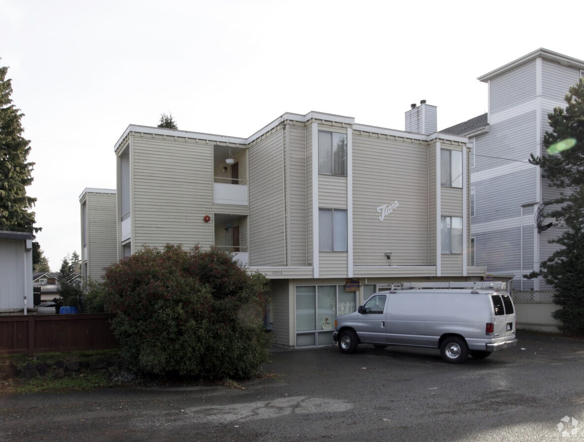 Tiara Apartments - Tiara Apartments