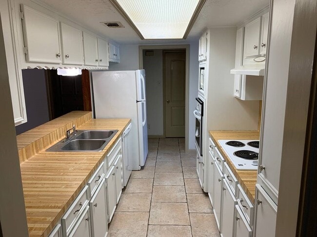 Photo - 11230 Angelique Dr