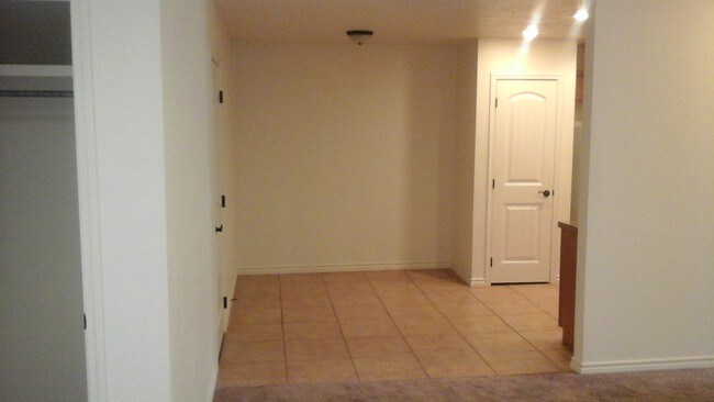 Photo - 120 Limestone Unit A