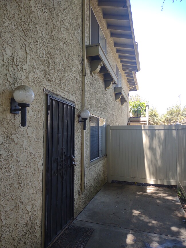 1041 W Francis St Unidad B