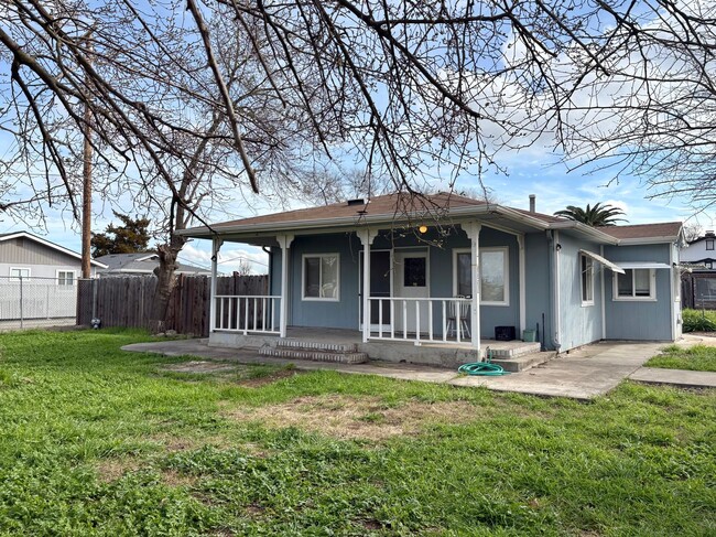 Photo - Country Like 2 Bedroom 2 Bath Single Story Home