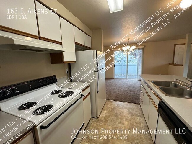 Photo - 163 E Aikens St