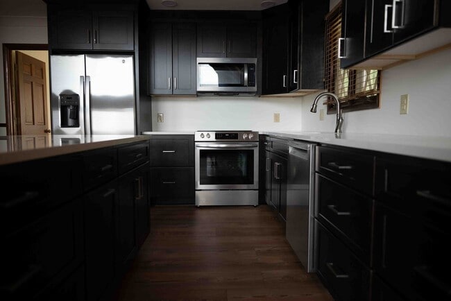 Photo - 418 Riverton Dr