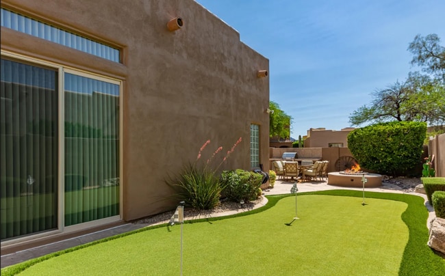 8324 E Cactus Wren Rd