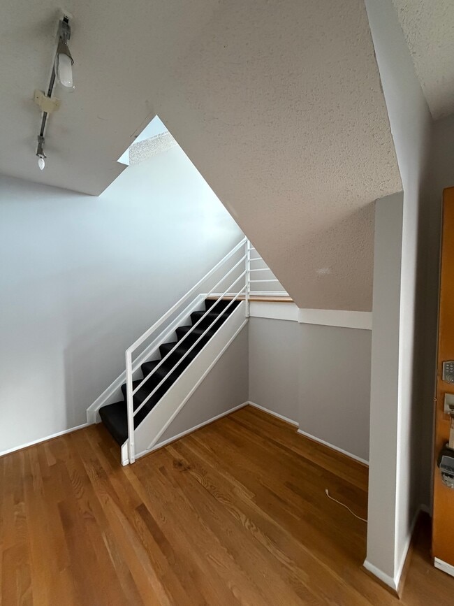 Photo - 1091 Harrison Ave