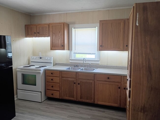 Photo - 2815-2815 1/2 S Pershing Dr Unit 2815