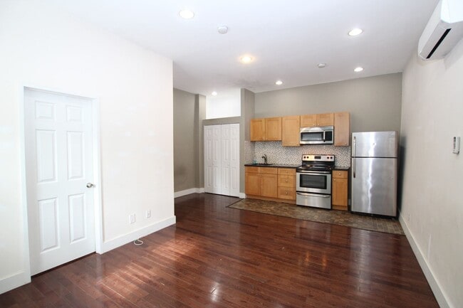 Building Photo - Spacious studio in Fairmount. Unit 1F Rental