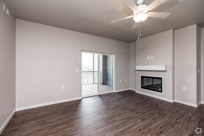 2BR, 2BA - 1,000 SF - Living Room