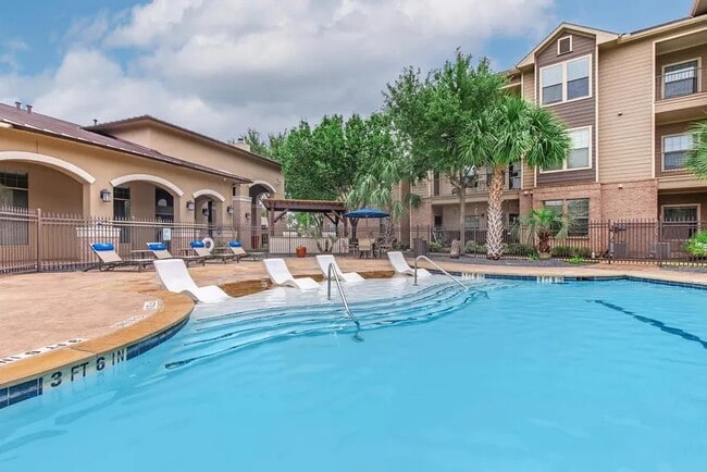 Clearpoint Crossing Residences Apartments