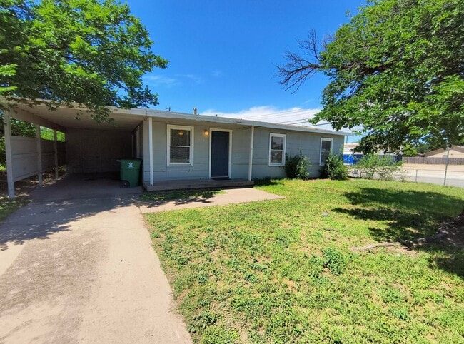 Building Photo - Remodeled 3-bedroom 1 bath home with large fenced in back yard!
