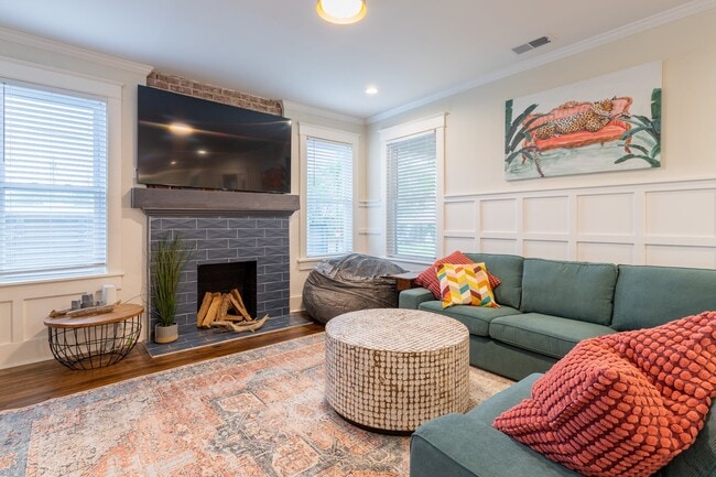 Photo - 2118 Higbee Ave