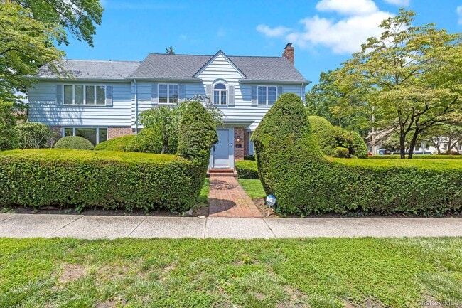 Building Photo - 41 Allenwood Rd