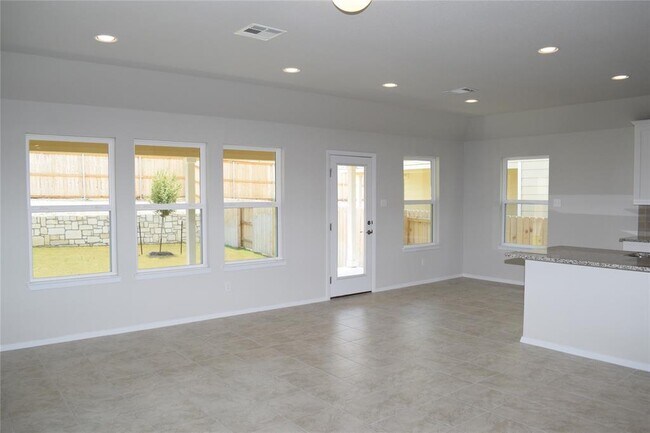 Photo - 208 Shugart St