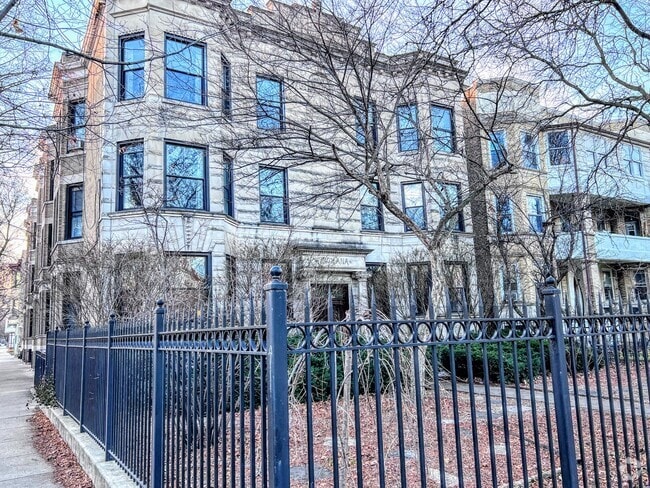 Building Photo - 3212 W Altgeld St Unit 1 Rental