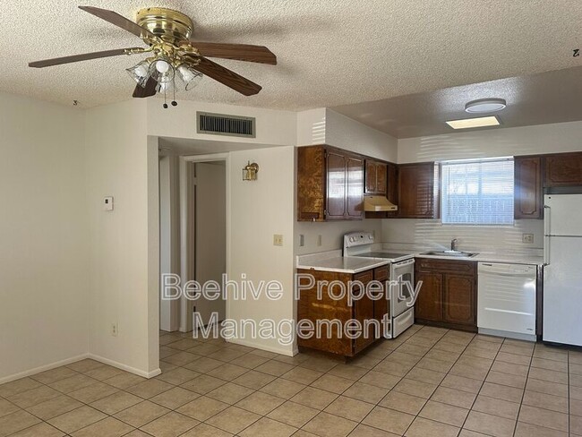 Photo - 539 1/2 E 2nd Ave Unit Apt 2