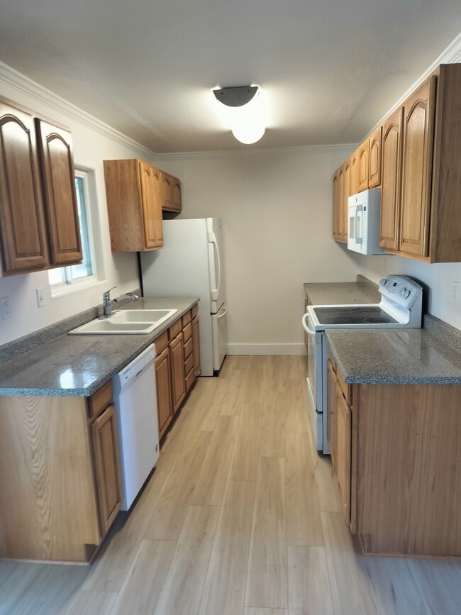 Photo - 755 S 13th E St