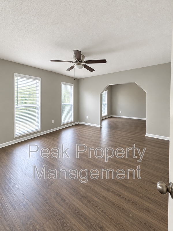 3096 Claudette Rd