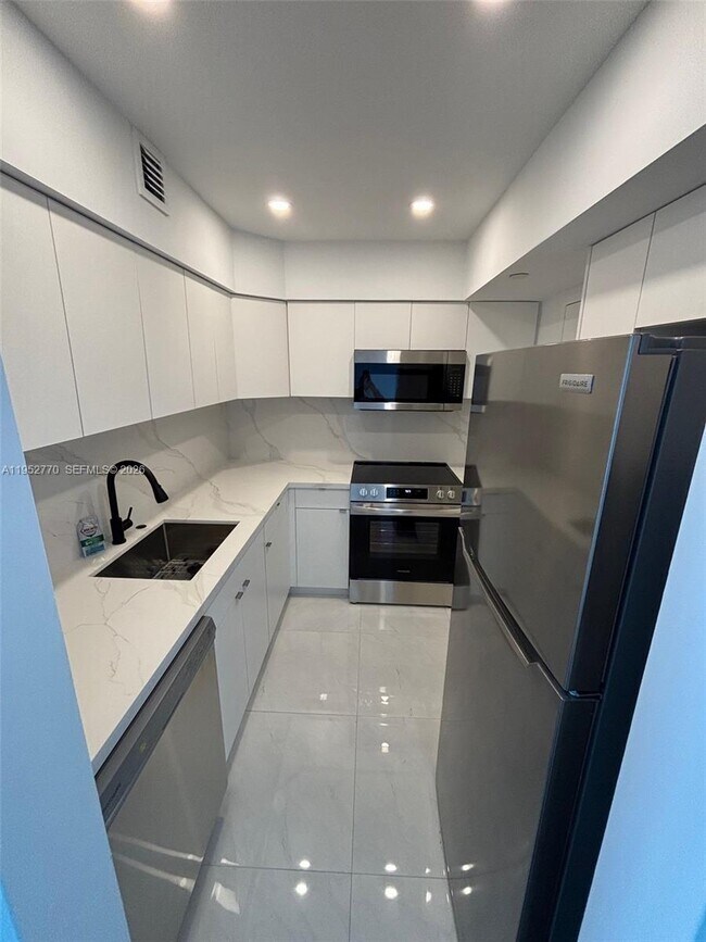 Photo - 1000 West Ave Unit 1015