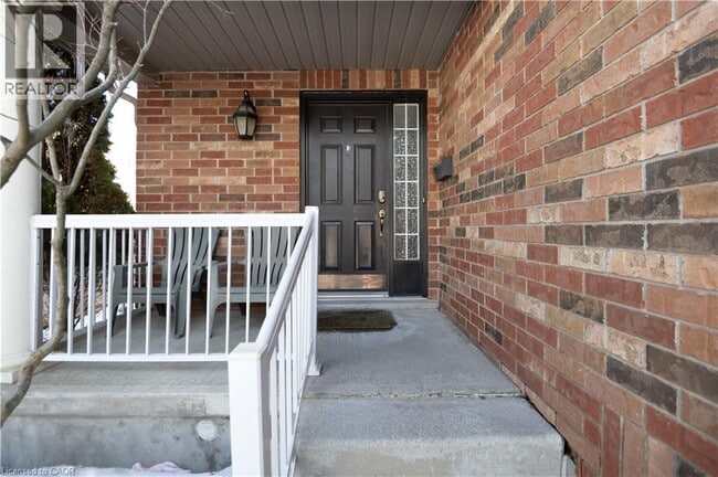 Photo - 147 Dubrick Crescent