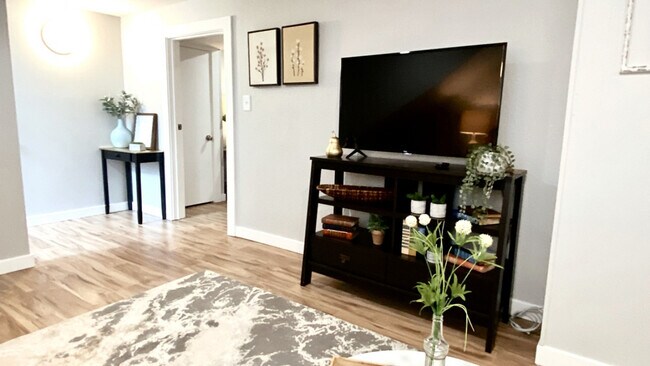 964 SW Ferry St Unit SI ID1624357P