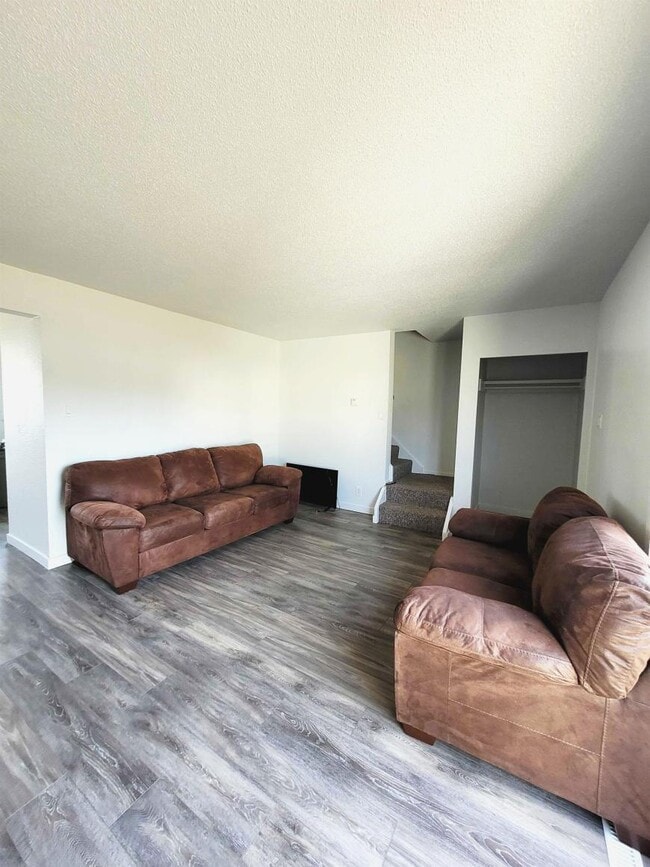 Photo - 3 bedroom in Kitimat BC V8C 1W2