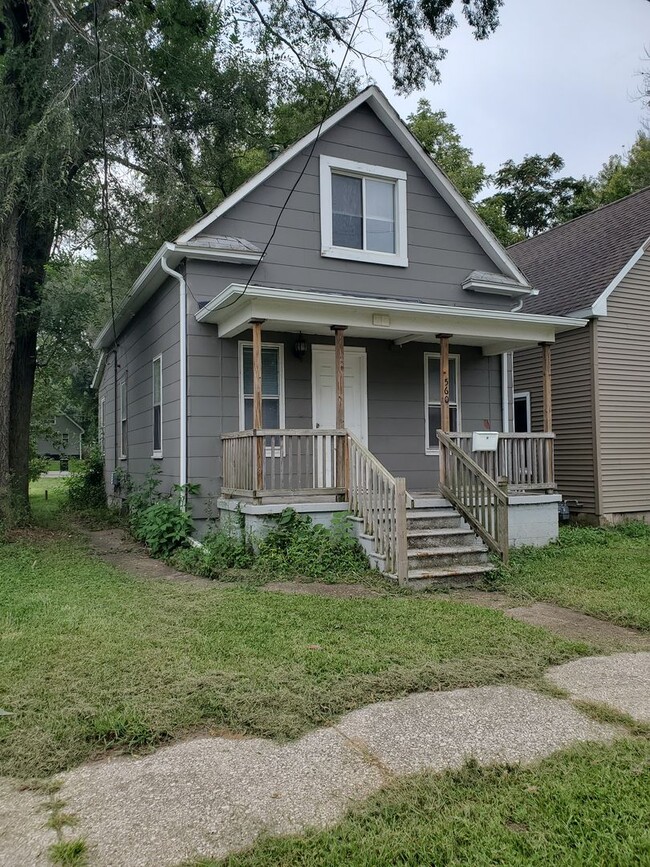 Building Photo - 2 bedroom / 1 bath 1.5 story home in Rock ...