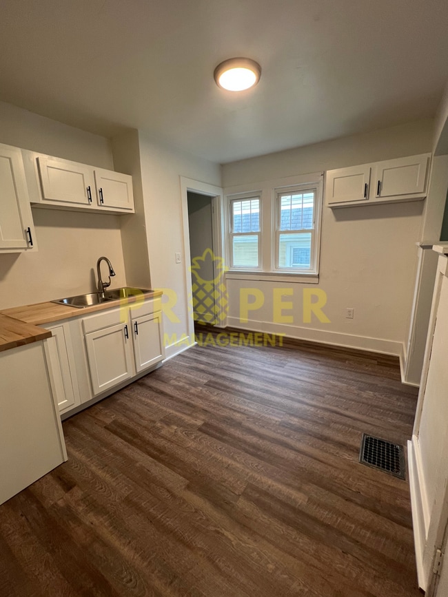 Photo - 3 bedrooms 1 bathrooms house for rent