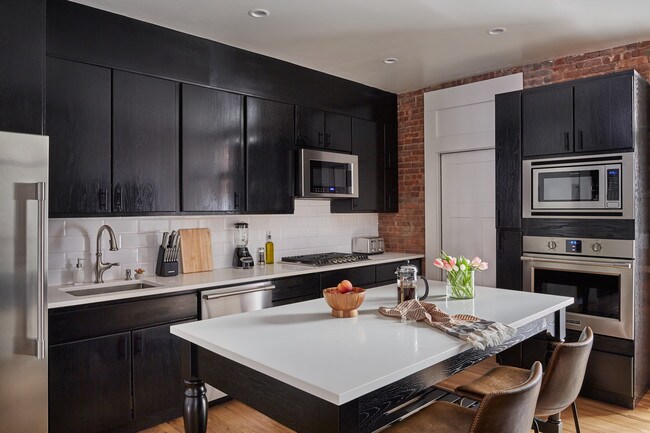 Photo - Common Hamilton (Furnished Rooms)
