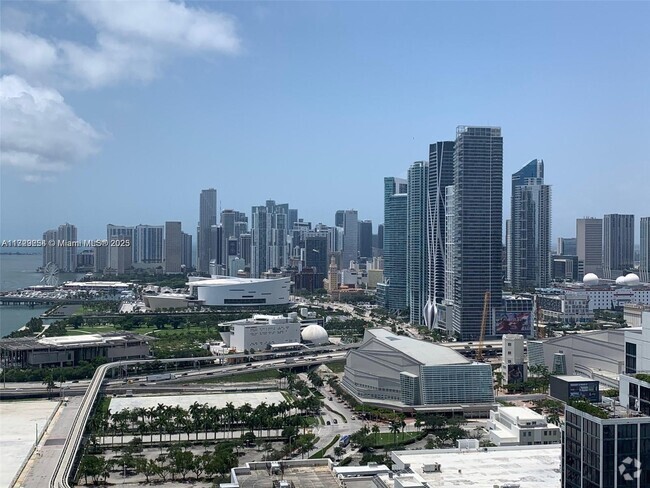 Building Photo - 1750 N Bayshore Dr Unit 3808 Rental