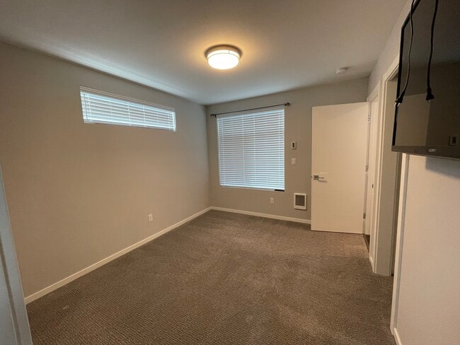 Photo - 820 25th Ave S