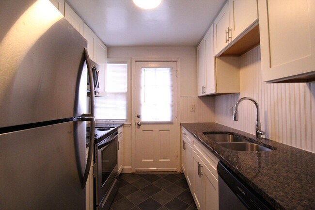 Photo - October FREE On This Fully Renovated 1 Bed...