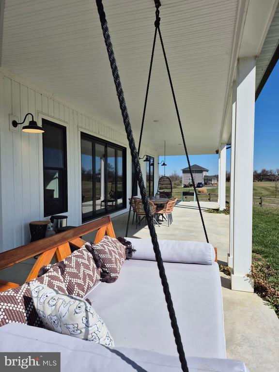 Photo - 330 Majestic Ln