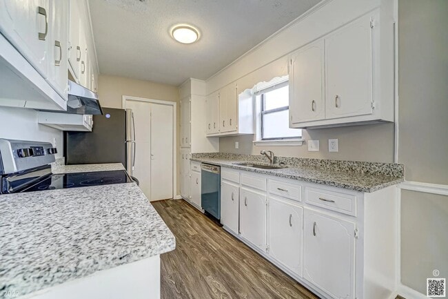 Photo - 3409 Knollcrest Rd