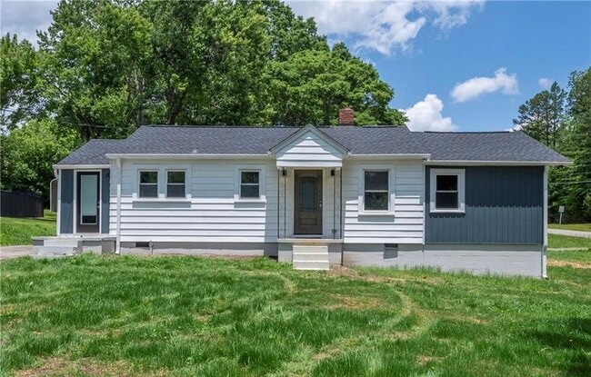 Photo - 3140 S Stratford Rd