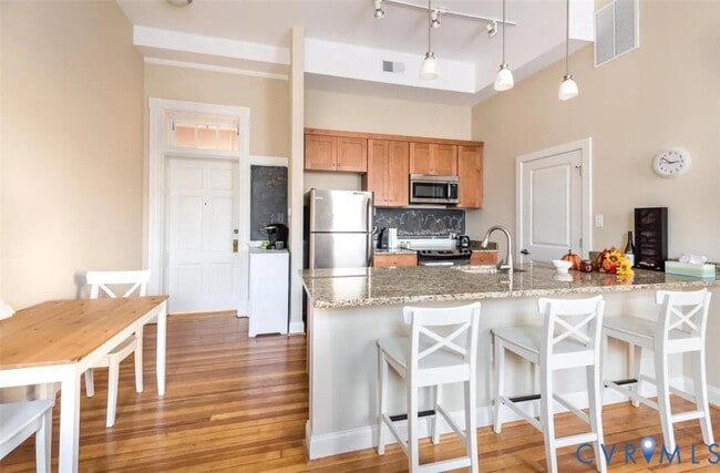 Photo - 1144 W Grace St Unit 108