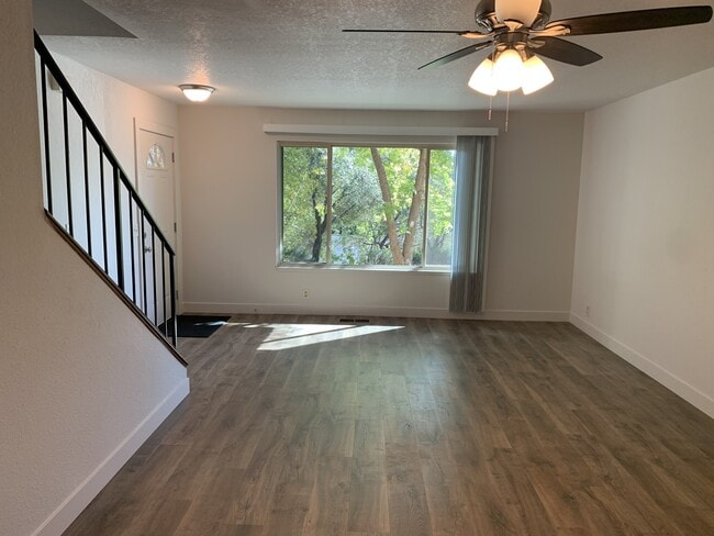 Building Photo - 167 Lincoln Way Unit 1