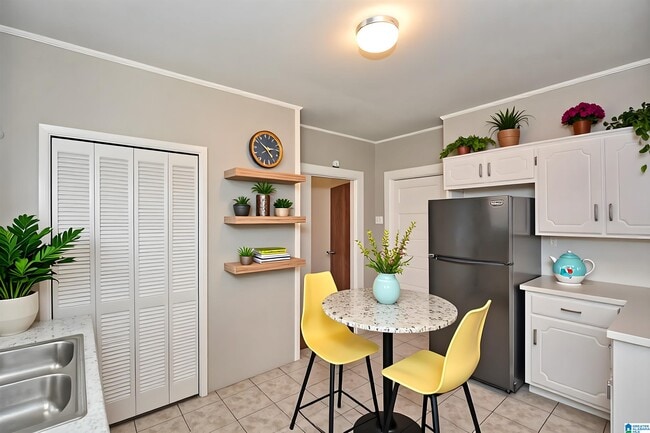 Photo - 525 53rd St Ens