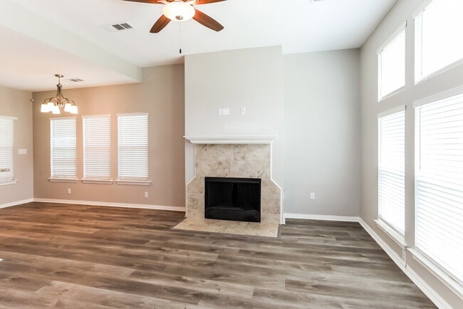 Photo - 601 Meadowbrook