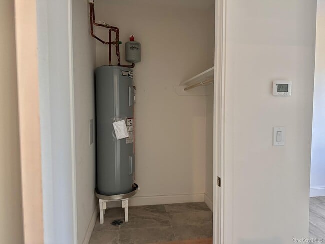 Photo - 362 W Merrick Rd Unit 107