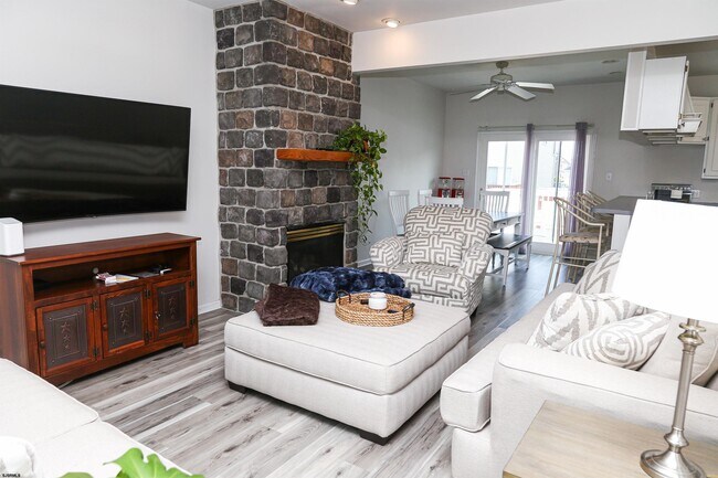 Photo - 1336 Vardon Rd