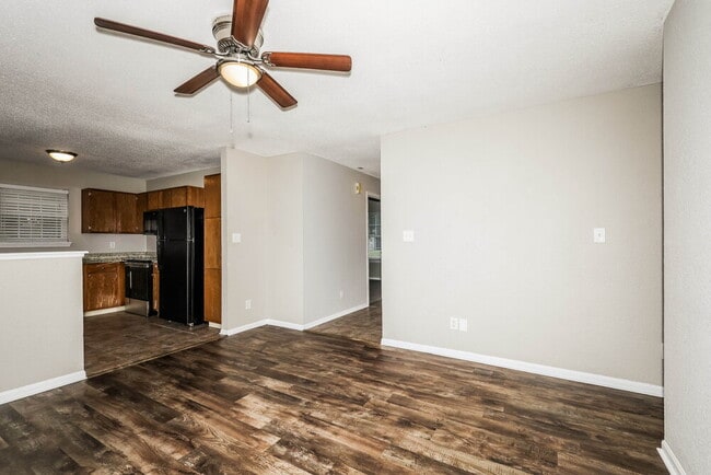 Photo - 4009 Dogwood Ln