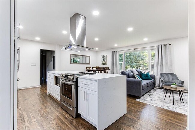 Photo - 1300 Wichita Dr SW